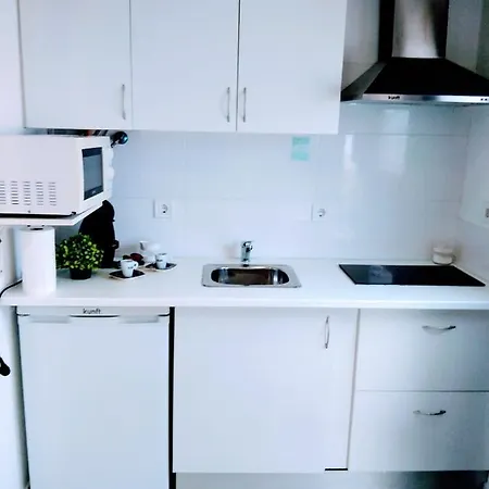 Jb House Назаре